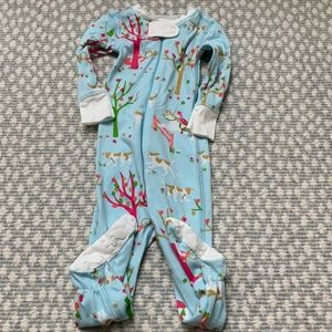 TBBC Noelle’s Night Night 6-12m Footie Pajama in Old Hunt